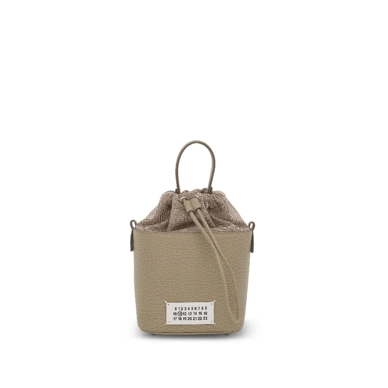 Women's Quilted Bucket Bag in Black with Silver Hardware for a Classic and Timeless Style5AC Bucket Bag in Bleach