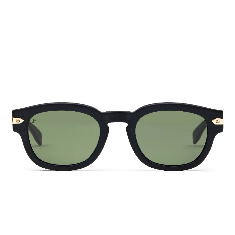 PVC Bucket Bag in Clear with Glitter Accents for a Fun and Edgy StyleBlack Matte Rounded Key Sunglasses with Green Lens