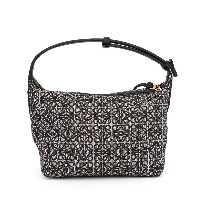 Metallic Bucket Bag in Rose Gold with Chain Strap for a Trendy Party LookSmall Cubi Bag in Anagram Jacquard and Calfskin in Navy/Black Metallic Bucket Bag in Rose Gold with Chain Strap for a Trendy Party LookSmall Cubi Bag in Anagram Jacquard and Calfskin in Navy/Black