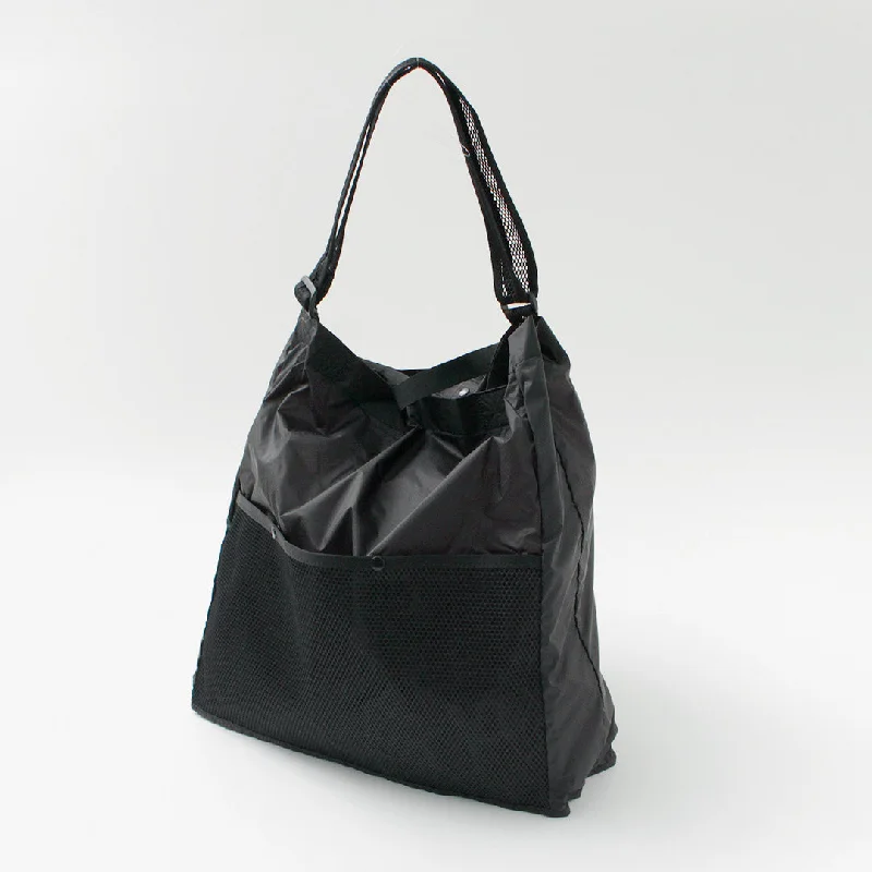 Waterproof Tote Bag in Yellow for Outdoor Activities in Wet WeatherBURLAP OUTFITTER / Folding Shoulder Tote bag
