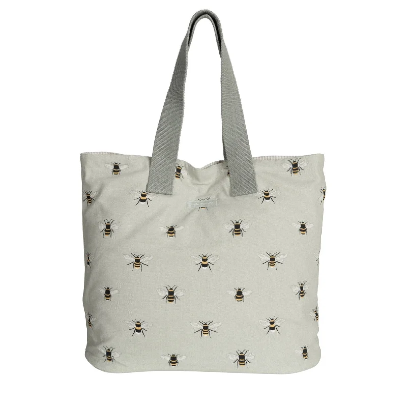 Quilted Tote Bag in Cream with Silver Hardware for a Classic and Sophisticated StyleBees Everyday Bag