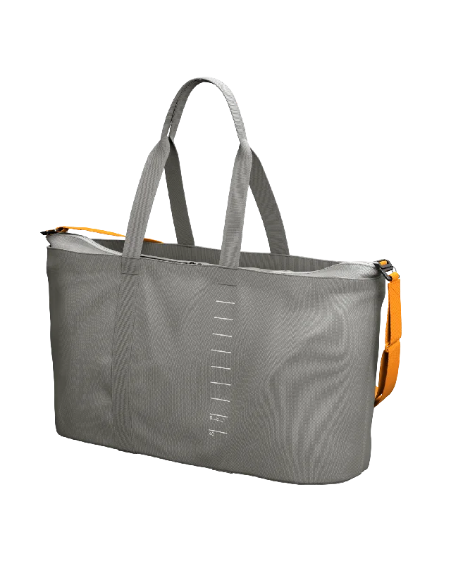 Small Vegan Leather Tote Bag in Blush Pink with Gold - Tone Hardware for a Feminine and Stylish AccessoryEssential Weekender 40L Sand Grey