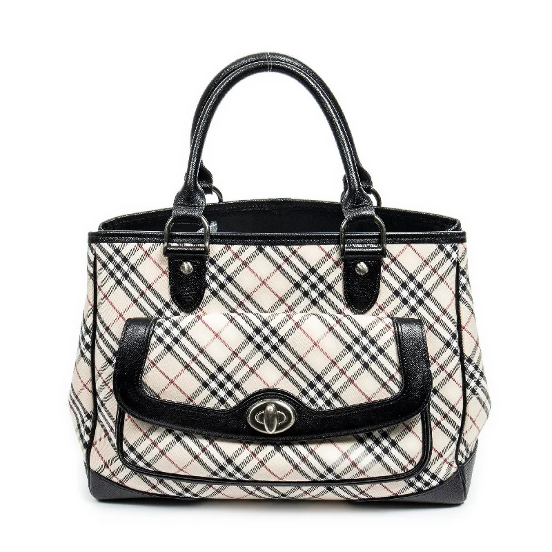 Faux Fur - Trimmed Tote Bag in White for a Cozy Winter LookFront Pocket Open Tote