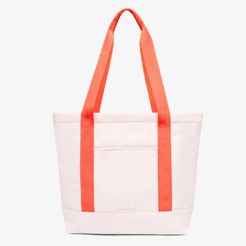 Quilted Tote Bag in Cream with Silver Hardware for a Classic and Sophisticated StyleStrata Tote Bag Quartz Vandra