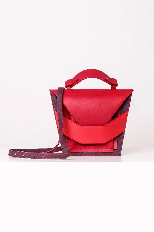 Women's Canvas Shoulder Bag in Navy with Striped Pattern for Beach TripsLayered Red Burgundy Bag