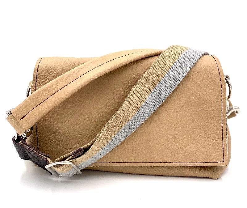 Quilted Shoulder Bag in Cream for a Classic and Elegant LookMadison Shoulder bag