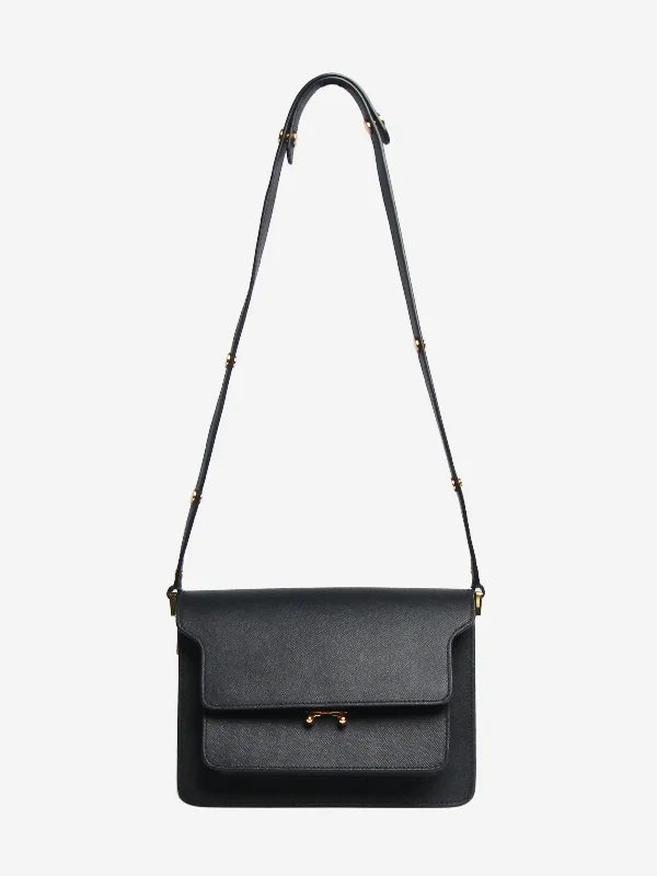 Women's Canvas Shoulder Bag in Navy with Striped Pattern for Beach TripsBlack Trunk shoulder bag