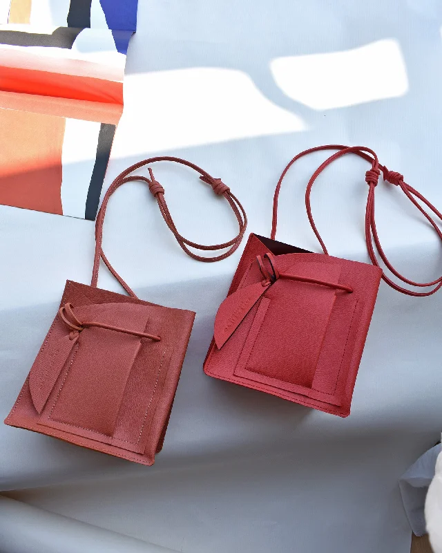 Women's Large Leather Shoulder Bag in Brown with Multiple Compartments for WorkMini Close Bag Táska -  Red