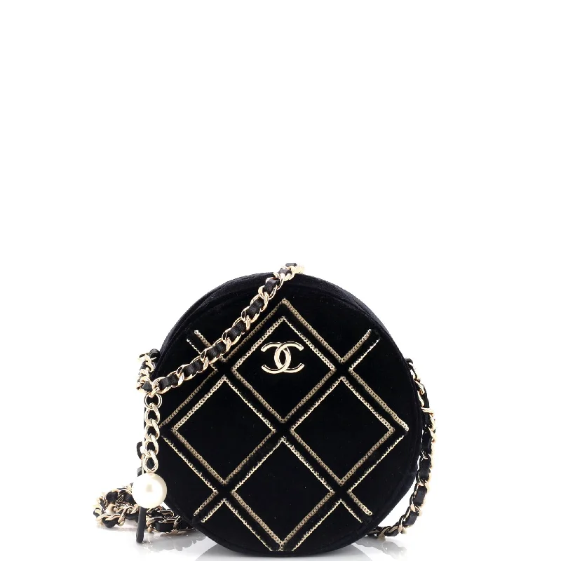 Quilted Leather Evening Bag in Gray for Sophisticated EventsRound Clutch with Chain Quilted Velvet with Sequins