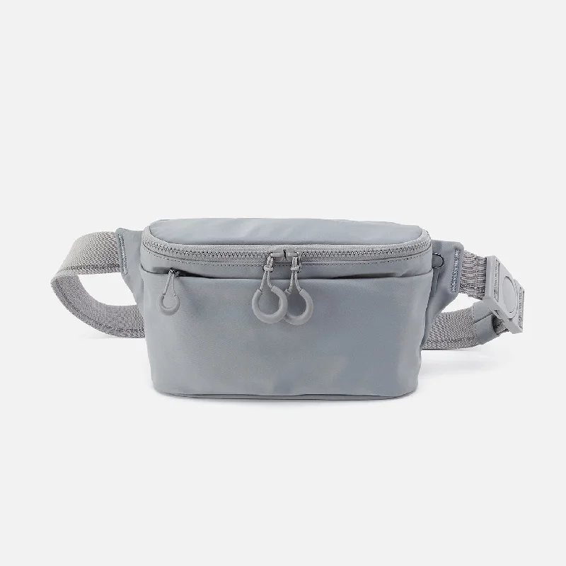 Medium - sized Canvas Crossbody Bag in Beige with Floral Print for Spring OutingsBE HOLD Belt Bag in CaRefiber recycled nylon - Stone Medium - sized Canvas Crossbody Bag in Beige with Floral Print for Spring OutingsBE HOLD Belt Bag in CaRefiber recycled nylon - Stone