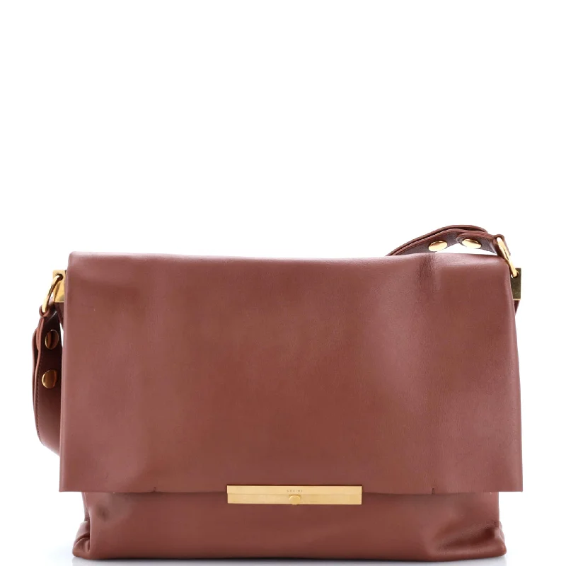 Women's Shoulder Bag with Fringe Details in Brown for a Bohemian StyleBlade Shoulder Bag Leather