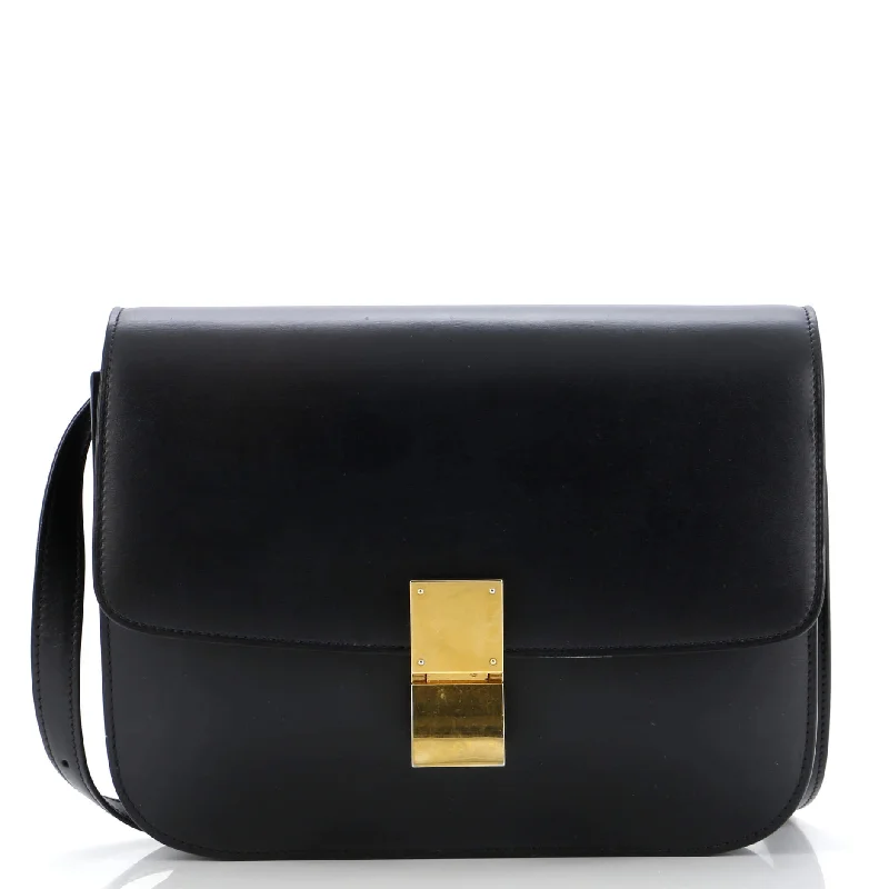 Shoulder Bag with Chain Strap in Silver for a Trendy AppearanceClassic Box Bag Smooth Leather Medium