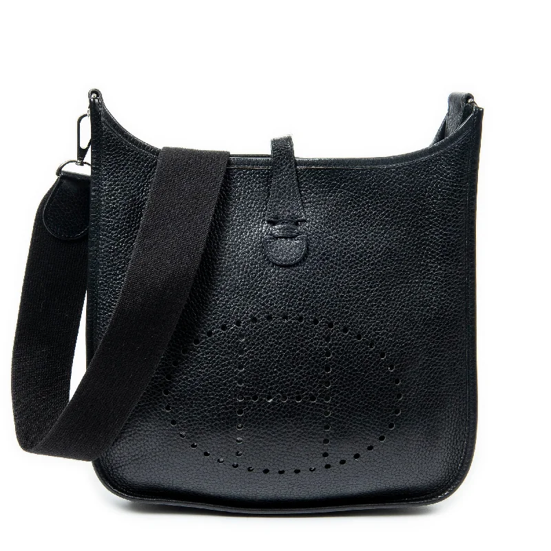 Embroidered Denim Shoulder Bag in Blue for a Vintage VibeEvelyne II PM