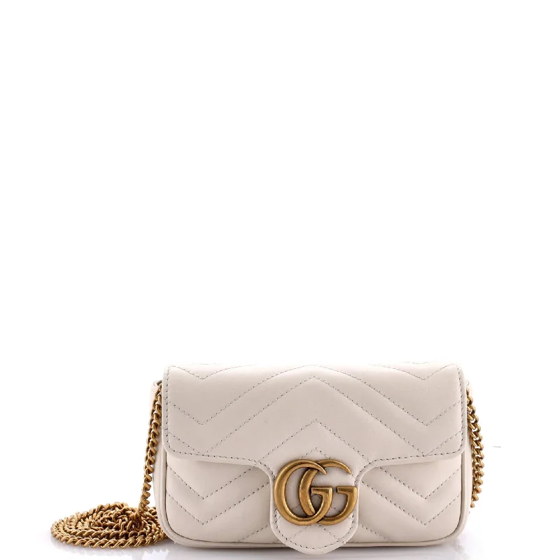 Leather Shoulder Bag with Magnetic Closure in Black for Quick AccessGG Marmont Flap Bag Matelasse Leather Super Mini