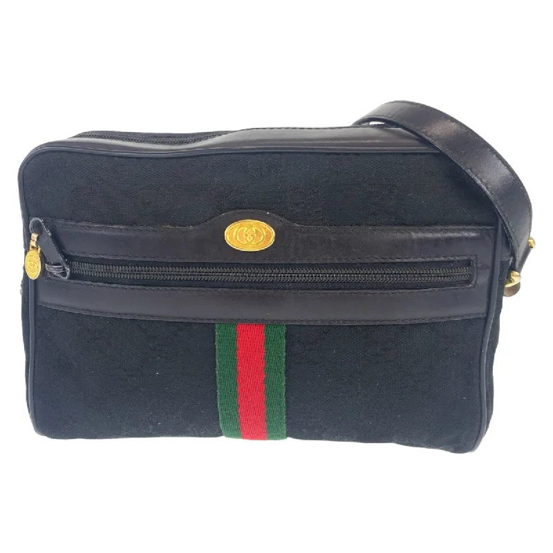 Quilted Shoulder Bag in Cream for a Classic and Elegant LookGucci Vintage GG Canvas Shoulder Bag Black