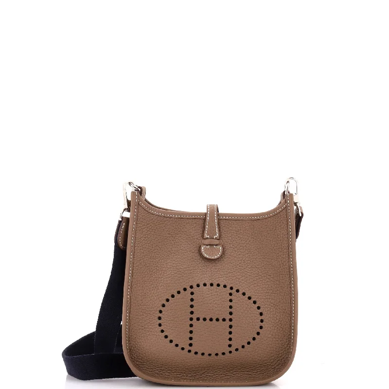 Leather Shoulder Bag with Magnetic Closure in Black for Quick AccessLong Strap Evelyne Bag Clemence TPM