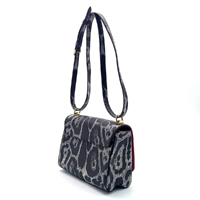 Straw Crossbody Bag in Natural Color for Beach Vacations and Summer DaysLouis Vuitton Twist Mm