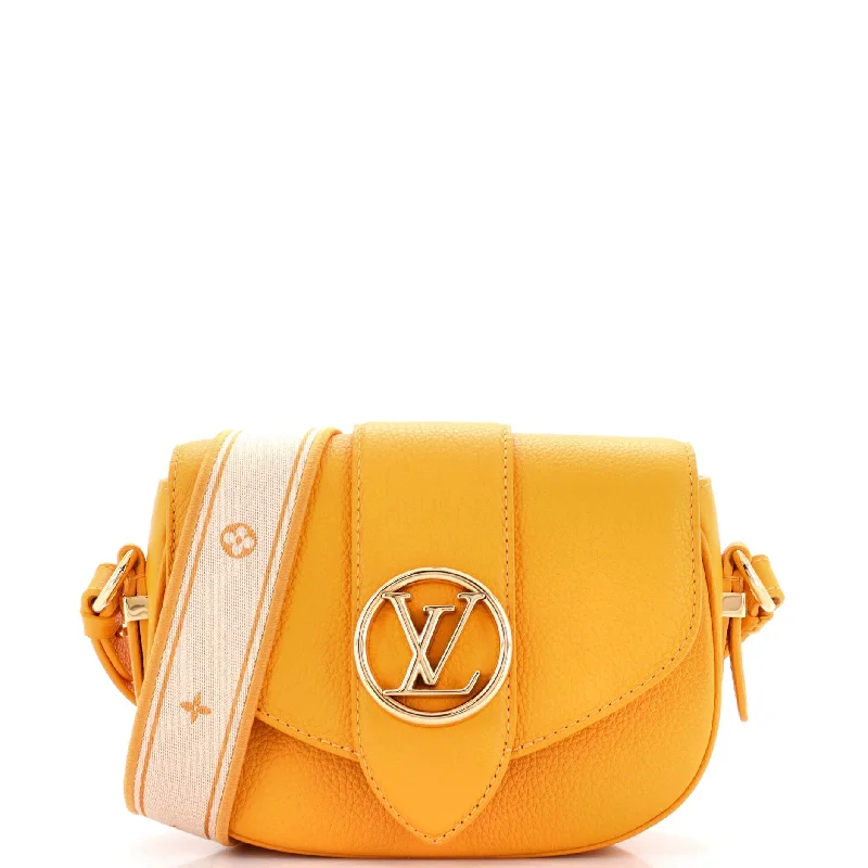 Quilted Leather Crossbody Bag in Cream for a Classic and Elegant AppearanceLV Pont 9 Soft Bag Leather PM