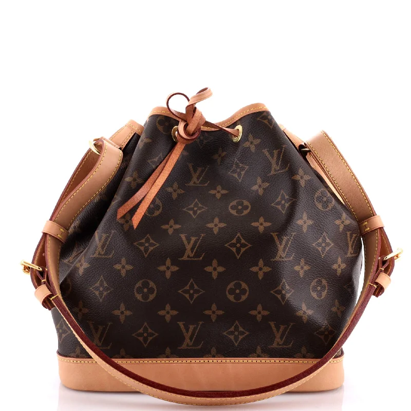 Shoulder Bag with Chain Strap in Silver for a Trendy AppearancePetit Noe NM Handbag Monogram Canvas