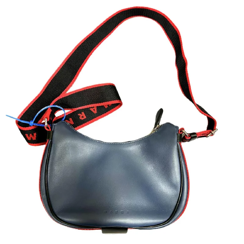 Women's Shoulder Bag with Faux Fur Strap in White for Winter StylePre-Loved 2Way Plain Leather Bag In Blue & Red