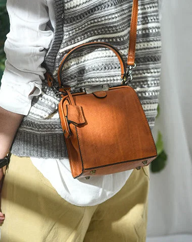 Straw Crossbody Bag in Natural Color for Beach Vacations and Summer DaysWomens Brown Leather Doctor Handbag Purses Square Doctor Crossbody Purse for Women